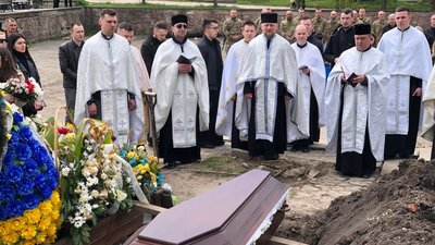 Був людиною з великим серцем: у Тернополі попрощалися з командиром взводу Валерієм Дороховим Був людиною з великим серцем: у Тернополі попрощалися з командиром взводу Валерієм Дороховим