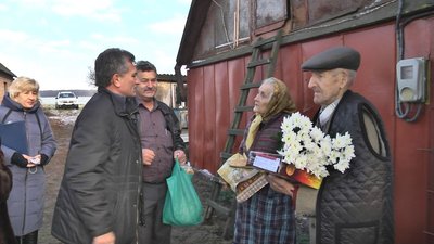70 років разом: подружжя з Волині святкує "платинове" весілля 70 років разом: подружжя з Волині святкує "платинове" весілля