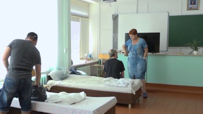 20 переселенців мешкають у школі на Франківщині: як облаштувалися та хто допомагає 20 переселенців мешкають у школі на Франківщині: як облаштувалися та хто допомагає