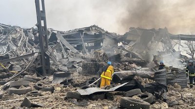 Окупанти зруйнували ракетним ударом СТО у селищі Запорізького району