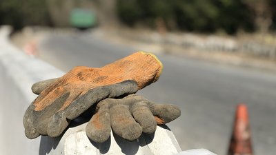 Ремонт дороги на Рівненщині: посадовця підозрюють у змові та привласненні грошей