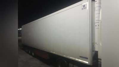 Закарпатські митники вилучили у волинянина напівпричіп через підробні документи