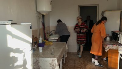 "Додому не плануємо повертатися": як у гуртожитку на Волині живуть переселенці "Додому не плануємо повертатися": як у гуртожитку на Волині живуть переселенці