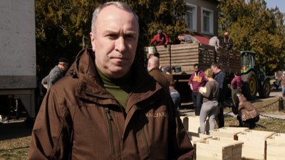 У черкаському фермерському господарстві сіють овочеві культури У черкаському фермерському господарстві сіють овочеві культури