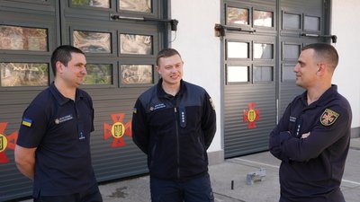 Сергій Сердега спілкується із колегами Сергій Сердега спілкується із колегами