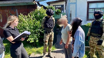 Троє людей підозрюються у збуті психотропів на Миколаївщині Троє людей підозрюються у збуті психотропів на Миколаївщині