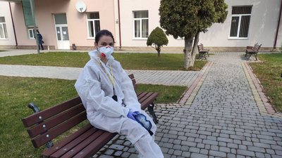 У Теребовлянській лікарні медики ковідної бригади працюють по 12 годин на добу У Теребовлянській лікарні медики ковідної бригади працюють по 12 годин на добу