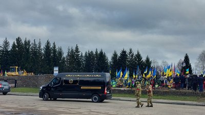На Сумщині поховали захисників Олексія Мочалова та Дмитра Базилева На Сумщині поховали захисників Олексія Мочалова та Дмитра Базилева