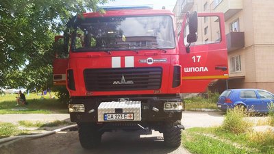 На Черкащині під час пожежі евакуювали жителів багатоповерхівки