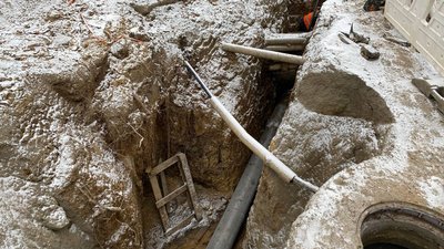 Добу без води: на семи вулицях Вінниці та мікрорайоні Поділля замінюють старі труби Добу без води: на семи вулицях Вінниці та мікрорайоні Поділля замінюють старі труби