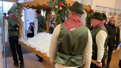 В Одесі встановили рекорд України з найбільшого різдвяного штолену В Одесі встановили рекорд України з найбільшого різдвяного штолену