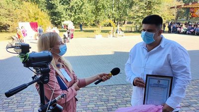 У Запоріжжі нагородили працівників освіти У Запоріжжі нагородили працівників освіти