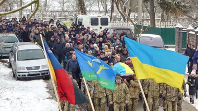 На Тернопільщині попрощалися із загиблим військовослужбовцем