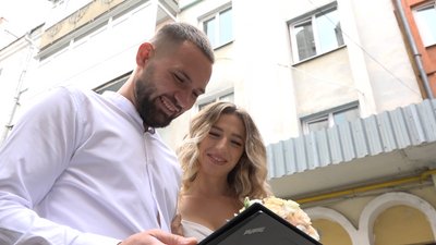 Кохання під час війни. У Франківську побрався боєць 72 ОМБр зі своєю обраницею Кохання під час війни. У Франківську побрався боєць 72 ОМБр зі своєю обраницею