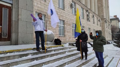 У Черкасах страйкують проти підвищення тарифів на газ У Черкасах страйкують проти підвищення тарифів на газ