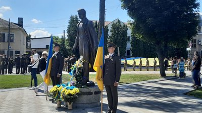 Житомиряни пройшлися вулицями міста патріотичною ходою "Твоя громадянська свідомість" Житомиряни пройшлися вулицями міста патріотичною ходою "Твоя громадянська свідомість"