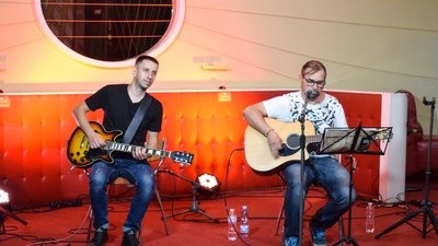 Збирали на автівку: у Черкасах відбувся концерт на підтримку ЗСУ Збирали на автівку: у Черкасах відбувся концерт на підтримку ЗСУ