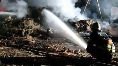 Пожежу на “Харківському канатному заводі” гасили майже 6 годин Пожежу на “Харківському канатному заводі” гасили майже 6 годин