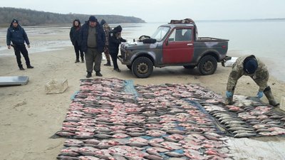 Покинули улов і втекли: на Черкащині рибпатруль ловив браконьєрів