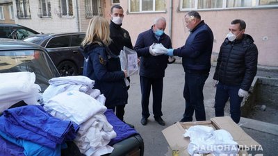Засоби медзахисту отримали поліцейські і медики на Тернопільщині від радника МВС України