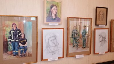 У Кропивницькому презентували виставку портретів тих, хто працює на перемогу У Кропивницькому презентували виставку портретів тих, хто працює на перемогу