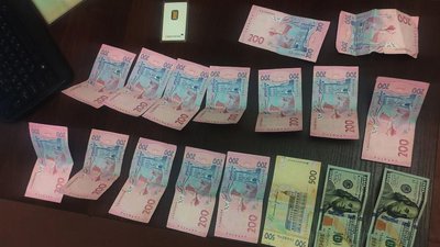 У Миколаєві затримали групу чоловіків, яких підозрюють у квартирних крадіжках У Миколаєві затримали групу чоловіків, яких підозрюють у квартирних крадіжках