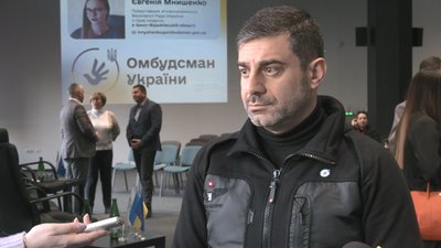 В омбудсмена Дмитра Лубінця вимагали дозвіл та перепустку, щоб потрапити у приміщення Івано-Франківської ОВА