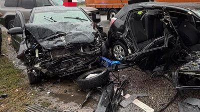 На Кіровоградщині внаслідок зіткнення двох легковиків загинула людина, троє травмувалися На Кіровоградщині внаслідок зіткнення двох легковиків загинула людина, троє травмувалися