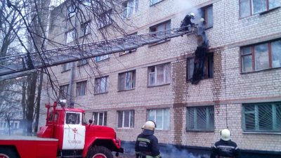 Пожежа у харківському гуртожитку: евакуювали пів сотні людей