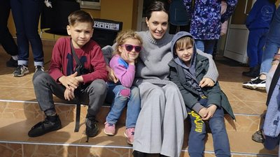 Обстріл Одеси, обмін полонених, евакуація "Азовсталі", Джолі у Львові. Війна. Головне за 30 квітня