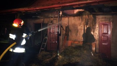 Пожежі на Хмельниччині: горіли будинок, балкон багатоквартирного будинку та сміття Пожежі на Хмельниччині: горіли будинок, балкон багатоквартирного будинку та сміття