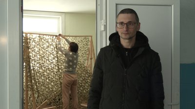 На Франківщині волонтери налагодили виробництво маскувальних сіток