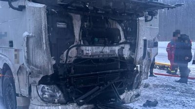 Пошкоджена вантажівка через удар дрона