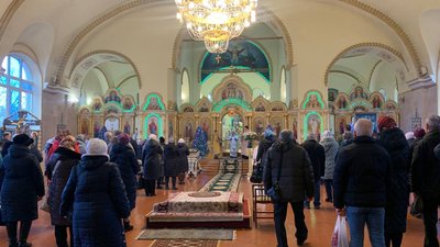 Собор під час служби. Собор під час служби.