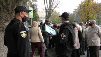 У Херсоні вкладники кредитної спілки "Громада" вийшли на мітинг