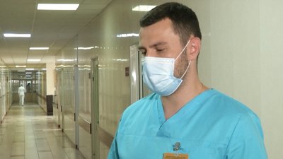 Падіння рівнянина з вікна: що кажуть медики та очевидці Падіння рівнянина з вікна: що кажуть медики та очевидці