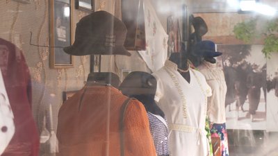 У Рівному представили виставку "Забутий/незабутий вінтаж" з речами минулого століття У Рівному представили виставку "Забутий/незабутий вінтаж" з речами минулого століття
