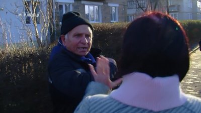 У волинському райцентрі дід залякує сусідів У волинському райцентрі дід залякує сусідів