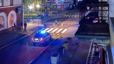 Мотоцикліст у центрі Чернігова збив жінку. Обоє померли