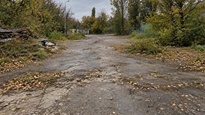 земля на території кіностудії Довженка