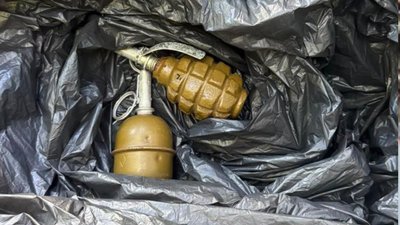 Гранати та зброя