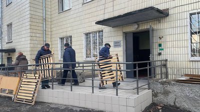 Німецькі благодійники подарували ліжка Сумському обласному госпіталю ветеранів війни