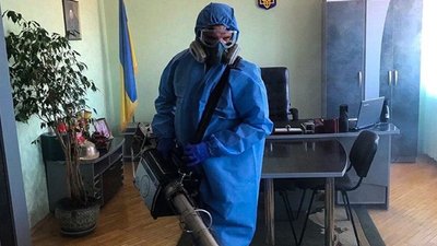 Тернопільські рятувальники продезінфікували свої приміщення в управлінні ДСНС Тернопільські рятувальники продезінфікували свої приміщення в управлінні ДСНС