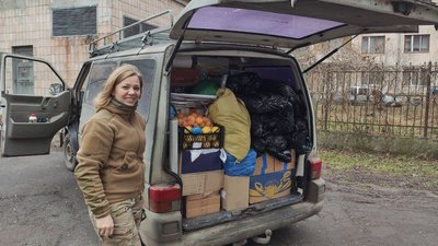 Тернопільські волонтери везуть на схід продуктові набори та одяг