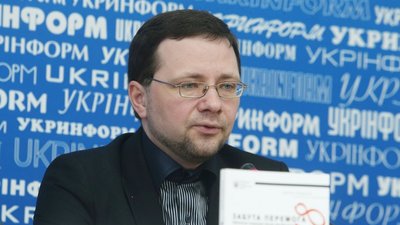 Putin, Qırım ve vaqıt maşnası – sahte tarihiy malümat berüv aqqında Serhiy Hromenkonen intervyu