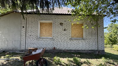 Наслідки російського удару по Білопіллю 26 травня 2024 року.