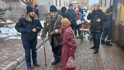 ДСНС закликає жителів Донеччині евакуюватись у безпечні регіони