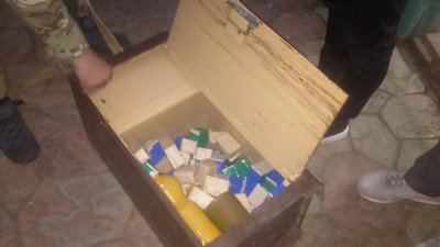 Співробітника СБУ спіймали на продажі зброї та боєприпасів