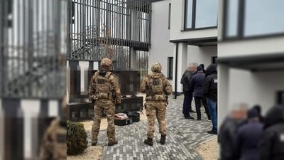 Керівник намагався спалити документацію: СБУ розповіла подробиці обшуків у Чернігові