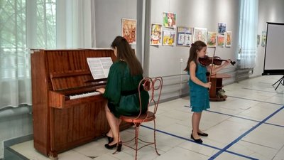 "Малювання — не просто хобі". У Лисичанську відкрили виставку образотворчого мистецтва "Малювання — не просто хобі". У Лисичанську відкрили виставку образотворчого мистецтва